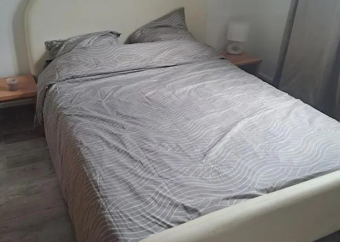 T4 Proche Tram Et Bus 4eme Etage アパート *